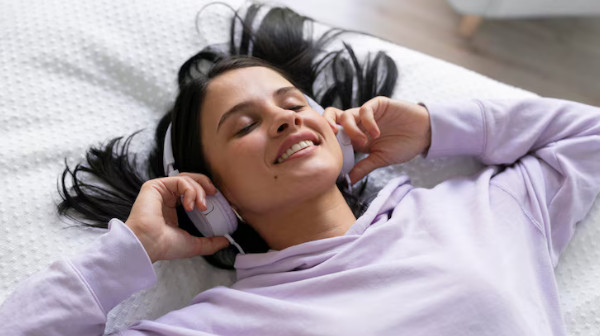 How do hypnosis recordings enhance home sessions in Adelanto, CA?