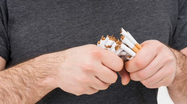 How does hypnotherapy help with smoking cessation in Bellflower, California?