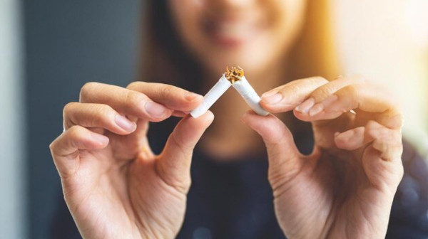 How can I quit smoking through hypnosis therapy in Cottondale, Alabama?