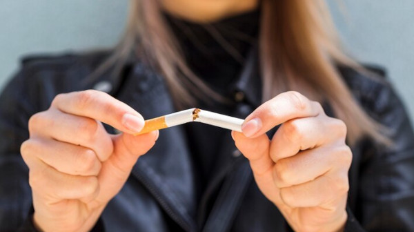 How can hypnosis therapy help with smoking cessation in Anaheim, CA?